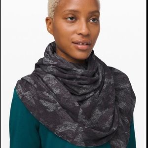 NWT Lululemon camouflage vinyasa scarf